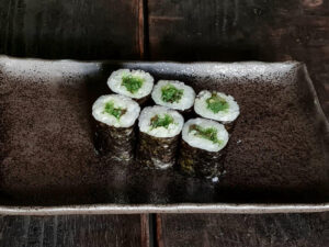 Wakame maki