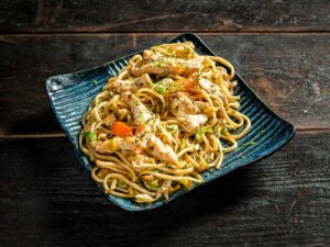 Udon noodles with chicken